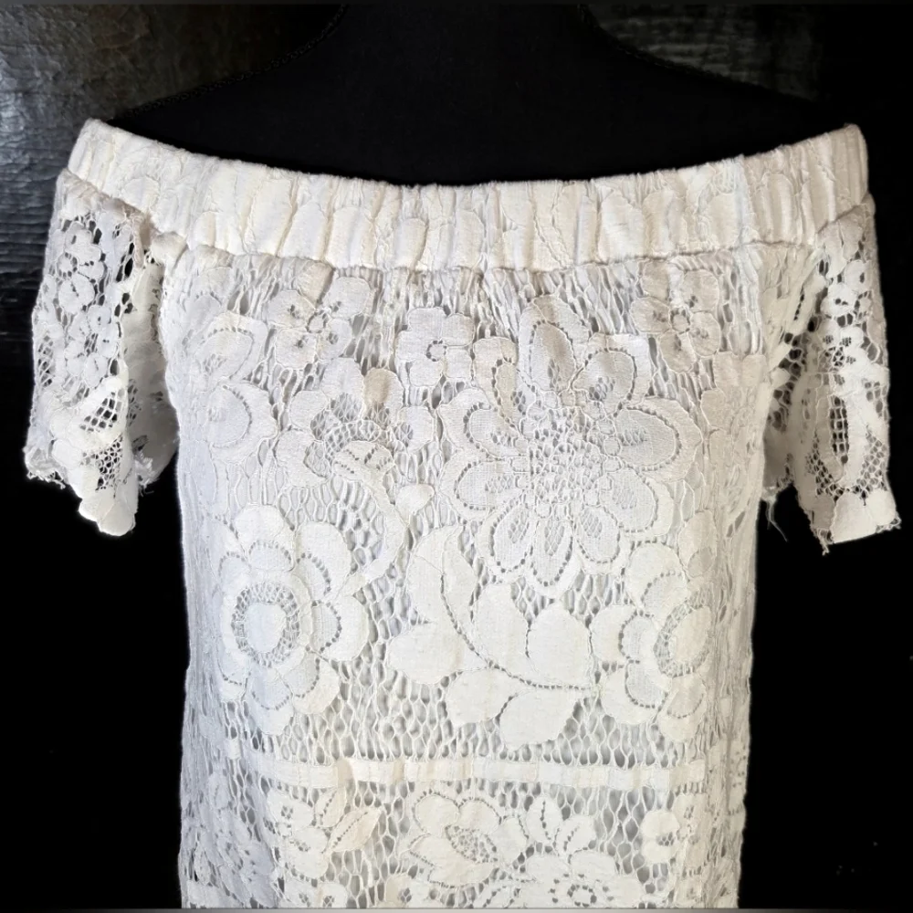 "Skies Are Blue" Off-The-Shoulder White Lace Dress Has Only Been Worn Once - Picture 3 of 15